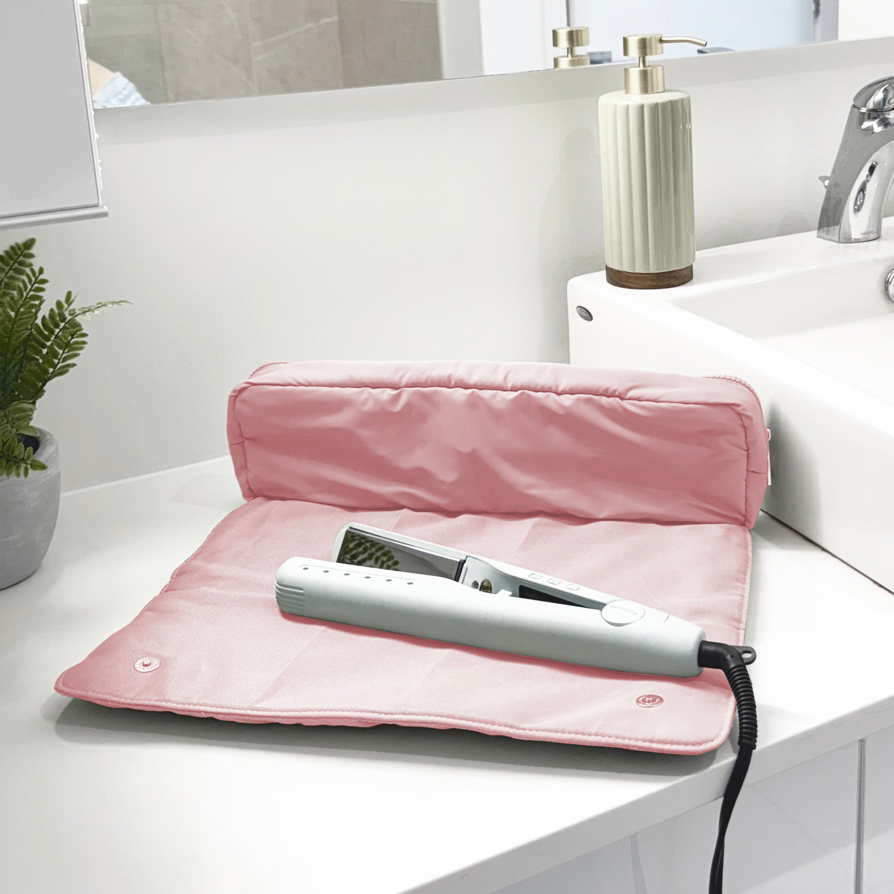 Étui pour outils de coiffure à plat avec gonfleur