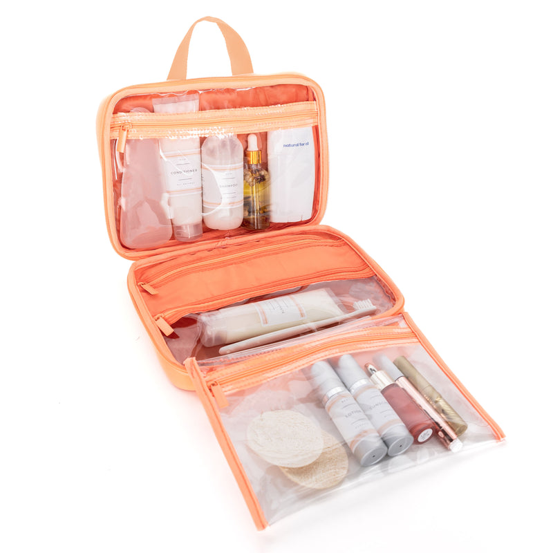 THE HANGING TOILETRY CASE