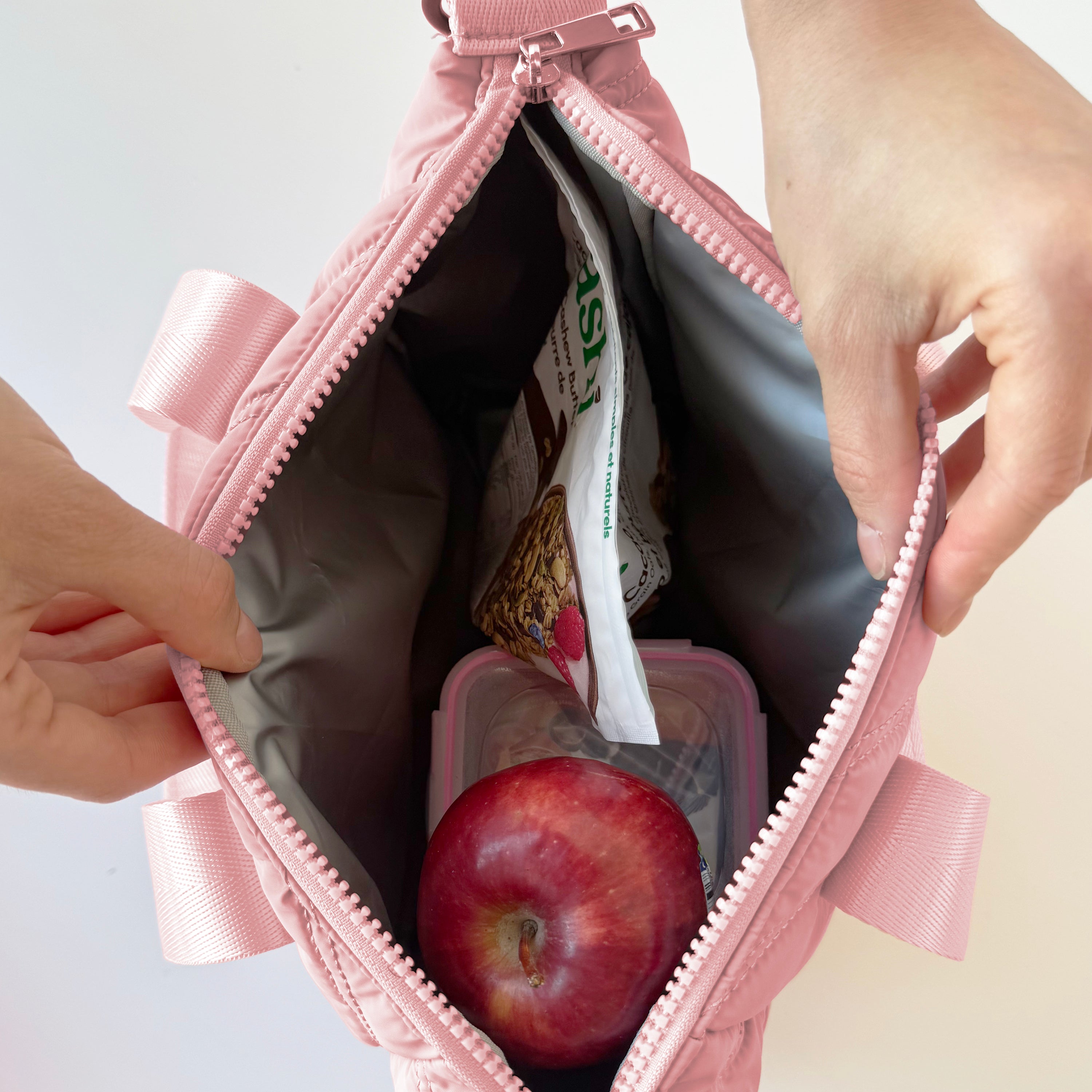 SAC À DÉJEUNER AVEC BANDOULIÈRE AMOVIBLE